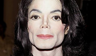 Майкла Джексона судят за долги Майкла Джексона судят за долги