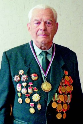 Под псевдонимом Ратмир Константин Иванович Панасенко