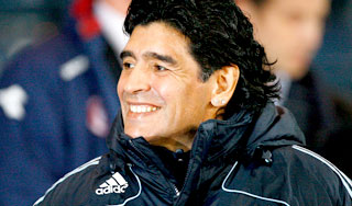 Марадона выиграл в дебютном матче Марадона выиграл в дебютном матче