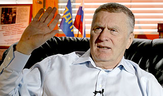 Жириновский экономит на еде и подарках Жириновский экономит на еде и подарках