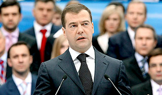 Медведев готов засудить Украину Медведев готов засудить Украину