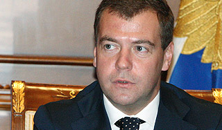 Медведев подписал трехлетний бюджет России Медведев подписал трехлетний бюджет России