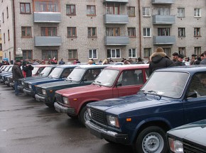 Ветераны получили новые автомобили