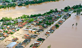Тысячи бразильцев лишились крова Тысячи бразильцев лишились крова