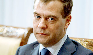 Медведев снизил налоги для россиян Медведев снизил налоги для россиян