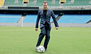 Медведев надеется на бразильских тренеров Медведев надеется на бразильских тренеров