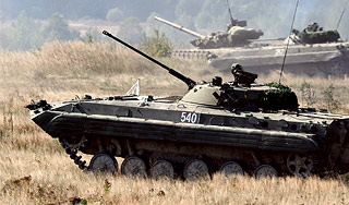 Украина стягивает войска к границам России Украина стягивает войска к границам России