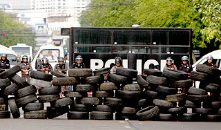 В Таиланде закрыли аэропорты В Таиланде закрыли аэропорты