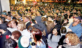 В США на распродаже раздавили мужчину В США на распродаже раздавили мужчину