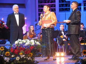 Брянская делагация поздравила любимого артиста