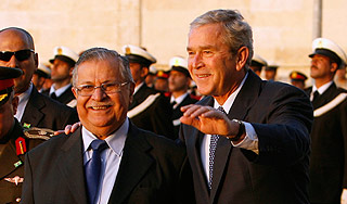 Буш неожиданно прибыл в Ирак Буш неожиданно прибыл в Ирак