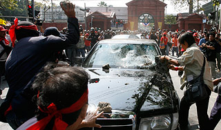 В Таиланде начались новые волнения В Таиланде начались новые волнения