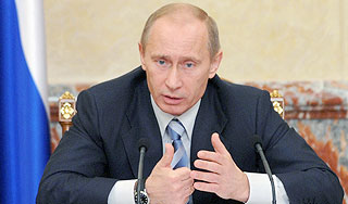 Путин обещает помочь банкам и городам Путин обещает помочь банкам и городам