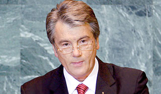 Ющенко обвинил НАТО в трусости Ющенко обвинил НАТО в трусости