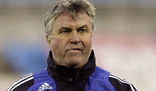 Хиддинк подписал контракт со сборной России Хиддинк подписал контракт со сборной России