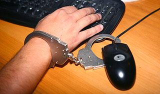 Хакера осудили за взлом "Одноклассников" Хакера осудили за взлом "Одноклассников"