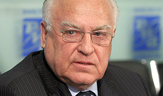 Черномырдин опроверг слухи об отставке Черномырдин опроверг слухи об отставке