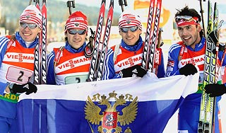 Россияне берут золото и серебро в биатлоне Россияне берут золото и серебро в биатлоне