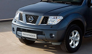 Черный Nissan сбил младенцев в колясках Черный Nissan сбил младенцев в колясках