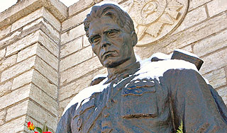 Бронзовому солдату помешал суд Эстонии Бронзовому солдату помешал суд Эстонии