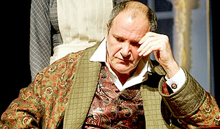 Знаменитых актеров ограбил театр Знаменитых актеров ограбил театр