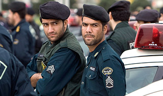 В Иране поймали британских шпионов В Иране поймали британских шпионов