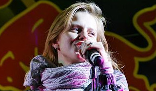 У Агузаровой появилась соперница по космосу У Агузаровой появилась соперница по космосу