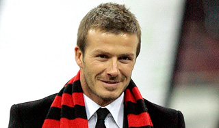 Дэвида Бекхэма презентовали на "Сан Сиро" Дэвида Бекхэма презентовали на "Сан Сиро"