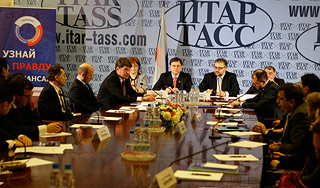 Офисные работники объединяются Офисные работники объединяются