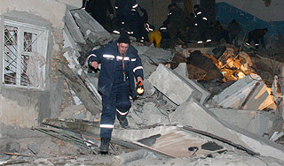 Украина объявила траур по жертвам взрыва Украина объявила траур по жертвам взрыва