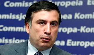 Грузины ищут способ уволить Саакашвили Грузины ищут способ уволить Саакашвили