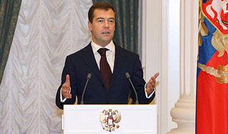 Медведев сделал Обаме деловое предложение Медведев сделал Обаме деловое предложение