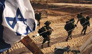 Израильский спецназ штурмует Газу Израильский спецназ штурмует Газу