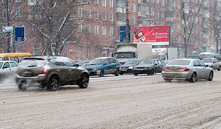 Как водители борются с гололедом и снегом Как водители борются с гололедом и снегом