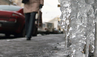 Погода калечит москвичей Погода калечит москвичей