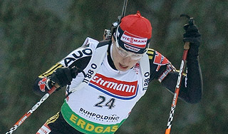 Прима немецкого биатлона выиграла спринт Прима немецкого биатлона выиграла спринт