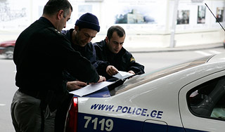 Сотрудники консульства России попали в ДТП Сотрудники консульства России попали в ДТП