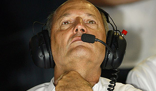 Рон Деннис покидает McLaren Рон Деннис покидает McLaren