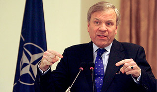 НАТО определилось с отношением к России НАТО определилось с отношением к России