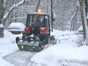 Коммунальные службы Брянска во время снегопада почти не работали
