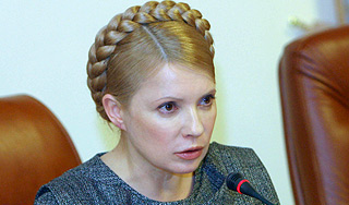 Тимошенко обвинила Ющенко в падении гривны Тимошенко обвинила Ющенко в падении гривны