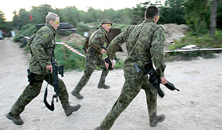 Эстония оставит в Ираке трех военных Эстония оставит в Ираке трех военных