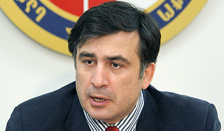 Саакашвили просит мир о помощи Саакашвили просит мир о помощи