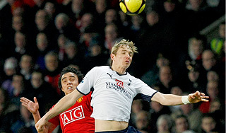 Павлюченко забил "Манчестеру Юнайтед" Павлюченко забил "Манчестеру Юнайтед"