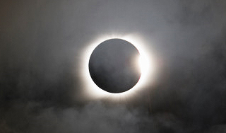 Мир ожидают два роковых затмения Мир ожидают два роковых затмения