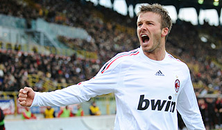 Бекхэм принес "Милану" победу Бекхэм принес "Милану" победу