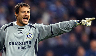 Вратарь "Челси" сбежал в "Тоттенхэм" Вратарь "Челси" сбежал в "Тоттенхэм"