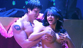 Брачная ночь Берковой на сцене (видео) Брачная ночь Берковой на сцене (видео)