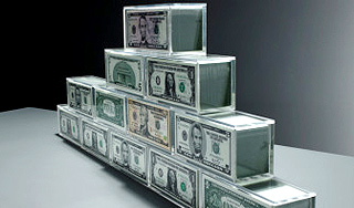 В США подсчитывают финансовые пирамиды В США подсчитывают финансовые пирамиды