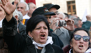 Противники Саакашвили подрались с полицией Противники Саакашвили подрались с полицией